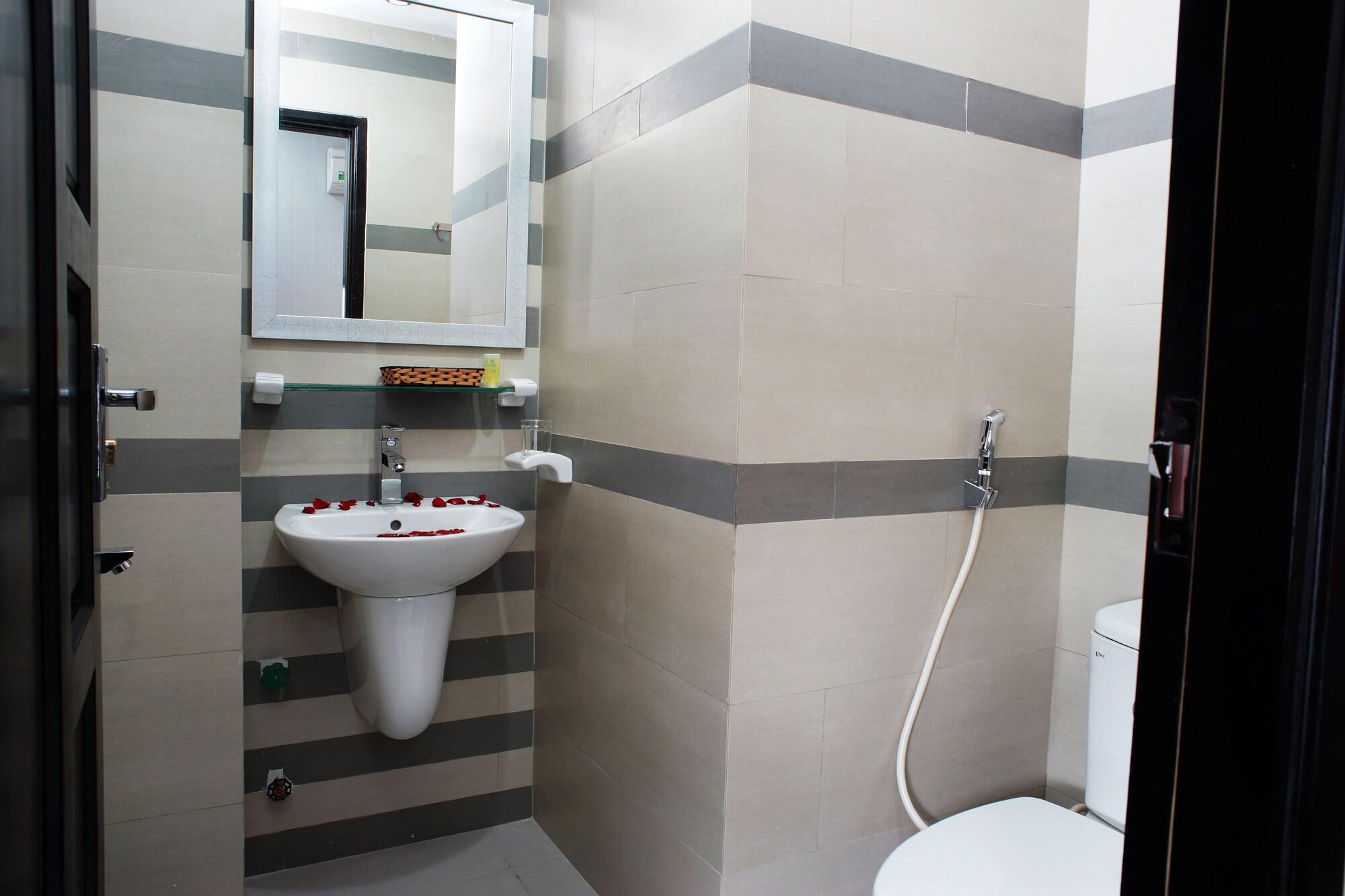 Hanoi Blue Hotel - The Water Front Danang Exterior photo