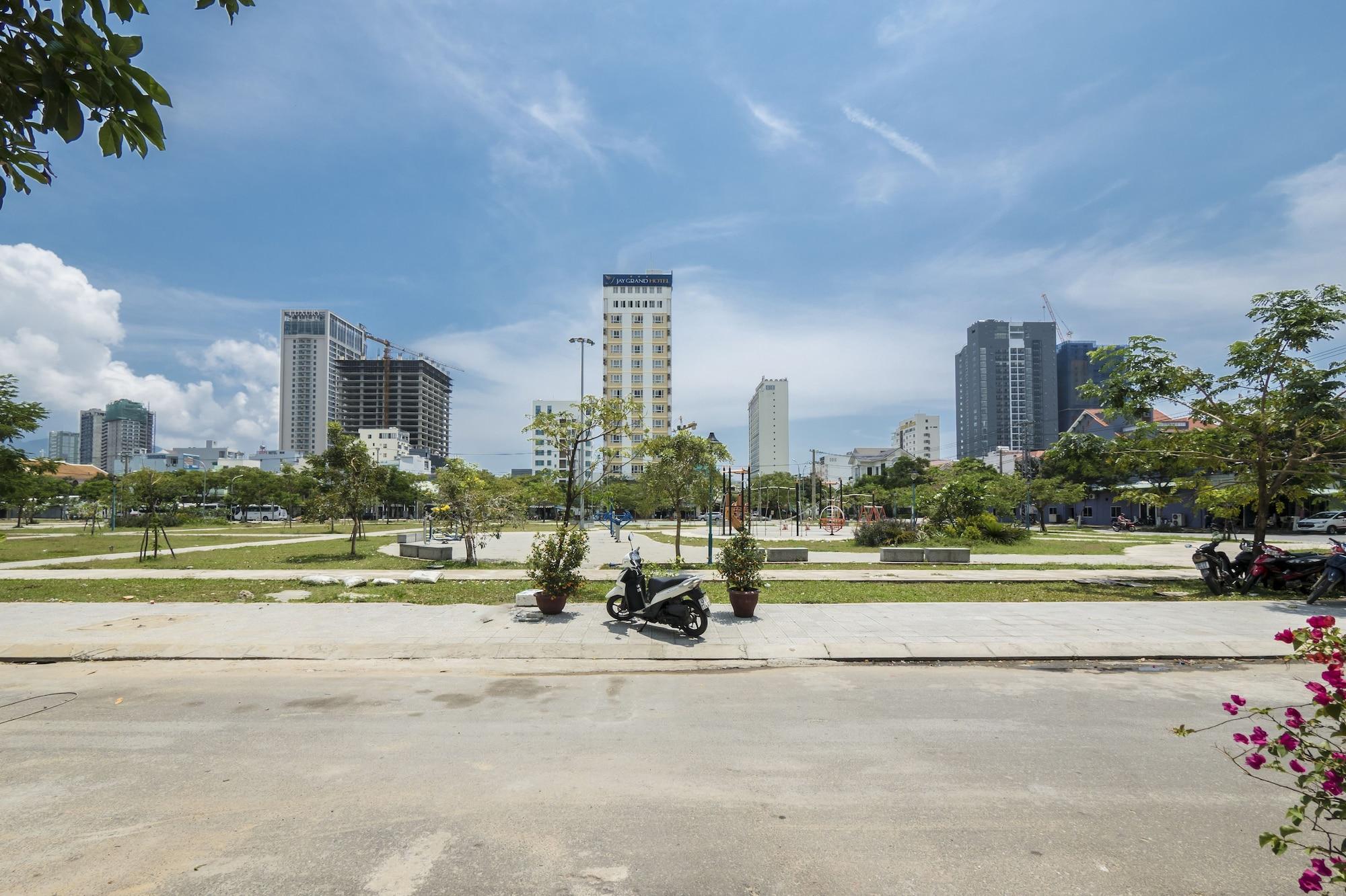 Hanoi Blue Hotel - The Water Front Danang Exterior photo